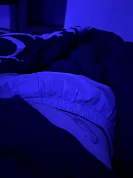 bisexualboy05 online show from 11/29/25, 09:07