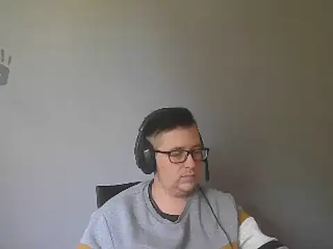 bisexualboy05 online show from 03/11/26, 11:16