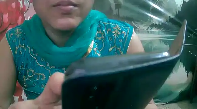 Snapshot of LOVERIAKOL chatting on 02/28/25, 03:37 LOVERIAKOL online show from 02/28/25, 03:37