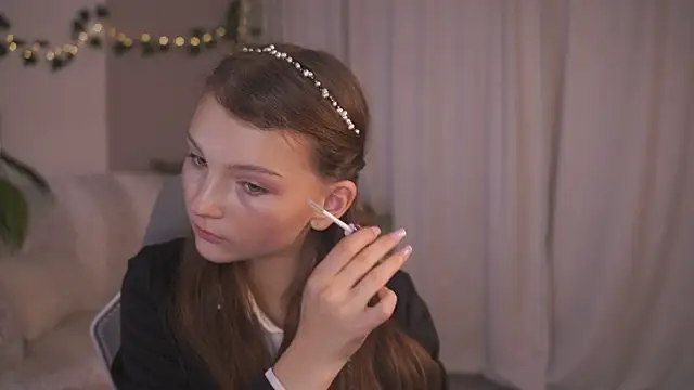 CindyGarrison online show from 09/16/25, 12:44