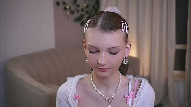 CindyGarrison online show from 04/18/26, 10:54