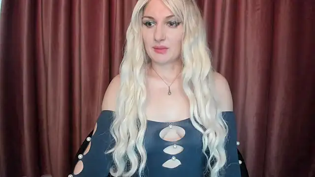 Snapshot of AnaysTop chatting on 11/14/25, 06:45 AnaysTop online show from 11/14/25, 06:45