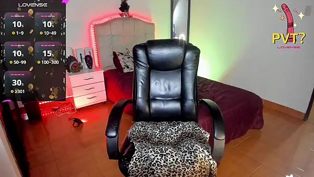 vampirellaa crazy  online show from 12/04/24, 01:47