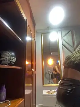 Snapshot of Emma-Conti chatting on 03/07/25, 12:56 Emma-Conti online show from 03/07/25, 12:56