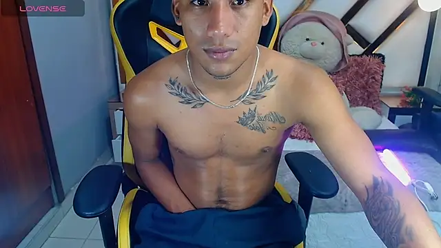 Snapshot of Backsex_boy chatting on 03/12/25, 05:46 Backsex boy online show from 03/12/25, 05:46
