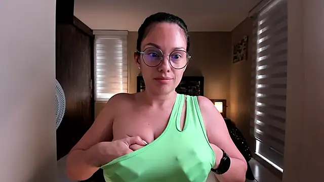 Snapshot of anabel_025 chatting on 03/13/25, 05:18 anabel 025 online show from 03/13/25, 05:18