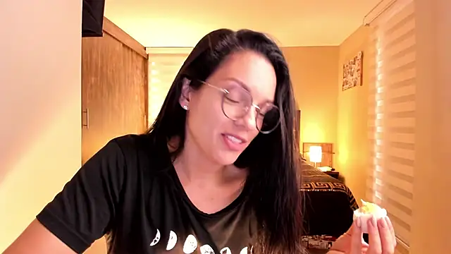 Snapshot of anabel_025 chatting on 03/17/25, 03:29 anabel 025 online show from 03/17/25, 03:29