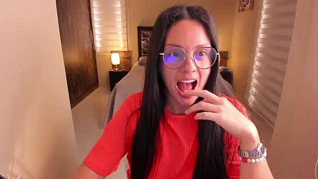 Snapshot of anabel_025 chatting on 11/19/25, 06:52 anabel 025 online show from 11/19/25, 06:52