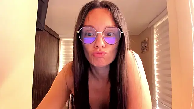 Snapshot of anabel_025 chatting on 11/24/25, 03:56 anabel 025 online show from 11/24/25, 03:56