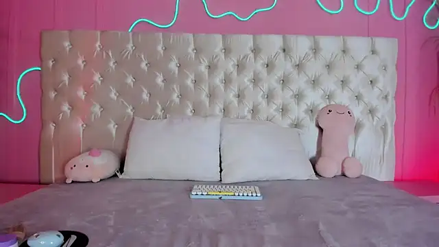 Julieta Cortes   online show from 02/03/26, 12:10