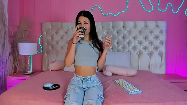 Julieta Cortes   online show from 02/25/26, 12:04