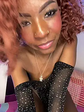 Snapshot of Petite_yisell chatting on 03/11/25, 10:09 Petite yisell online show from 03/11/25, 10:09