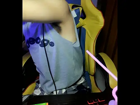 cloudyth1994 online show from 11/20/25, 07:24