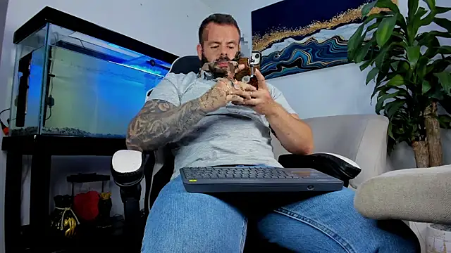 Snapshot of Johnnygrayson1 chatting on 07/20/26, 02:15 Johnnygrayson1 online show from 07/20/26, 02:15