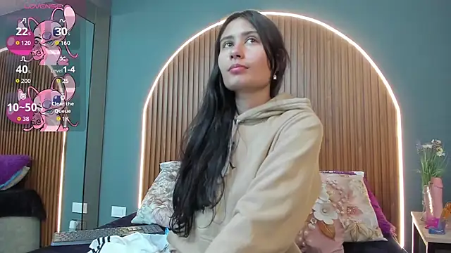 NayeCloud online show from 09/12/25, 03:28