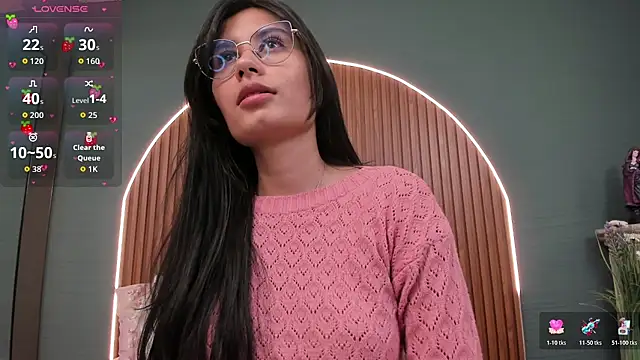 NayeCloud online show from 11/08/25, 03:39