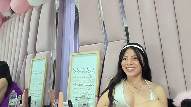 Sasha Petitte online show from 09/30/25, 03:33