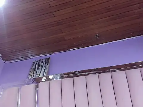 Sasha Petitte online show from 12/17/25, 03:45