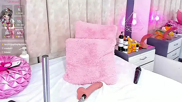 Snapshot of ShanelWest chatting on 12/19/24, 04:35 ShanelWest online show from 12/19/24, 04:35