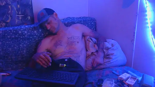 TheOneYouLove69 online show from 10/31/25, 03:29