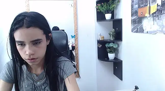 Snapshot of Jasmin_Skinny chatting on 01/25/25, 04:56 Jasmin Skinny online show from 01/25/25, 04:56