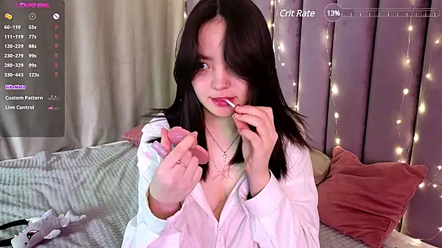 Snapshot of TaiteGloss chatting on 12/23/24, 07:09 TaiteGloss online show from 12/23/24, 07:09