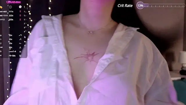 Snapshot of TaiteGloss chatting on 03/03/25, 04:14 TaiteGloss online show from 03/03/25, 04:14