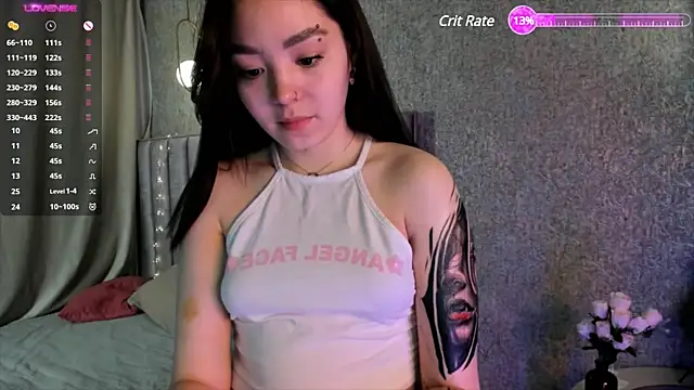 Snapshot of TaiteGloss chatting on 03/10/25, 04:14 TaiteGloss online show from 03/10/25, 04:14