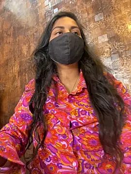 HaaniKaur online show from 10/31/25, 07:53