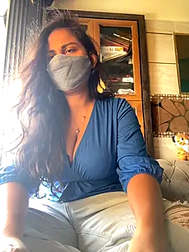 HaaniKaur online show from 11/01/25, 07:32