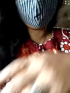 HaaniKaur online show from 07/27/26, 07:48