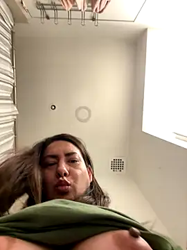 xLadyScarlettx online show from 12/05/25, 04:43