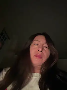 Snapshot of xLadyScarlettx chatting on 12/23/25, 03:26 xLadyScarlettx online show from 12/23/25, 03:26