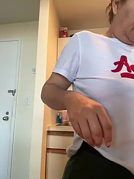 Snapshot of xLadyScarlettx chatting on 01/08/26, 02:08 xLadyScarlettx online show from 01/08/26, 02:08