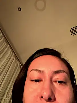 Snapshot of xLadyScarlettx chatting on 01/19/26, 04:27 xLadyScarlettx online show from 01/19/26, 04:27