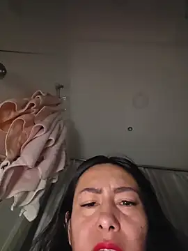 Snapshot of xLadyScarlettx chatting on 02/02/26, 04:00 xLadyScarlettx online show from 02/02/26, 04:00