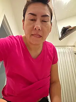 Snapshot of xLadyScarlettx chatting on 02/10/26, 06:12 xLadyScarlettx online show from 02/10/26, 06:12