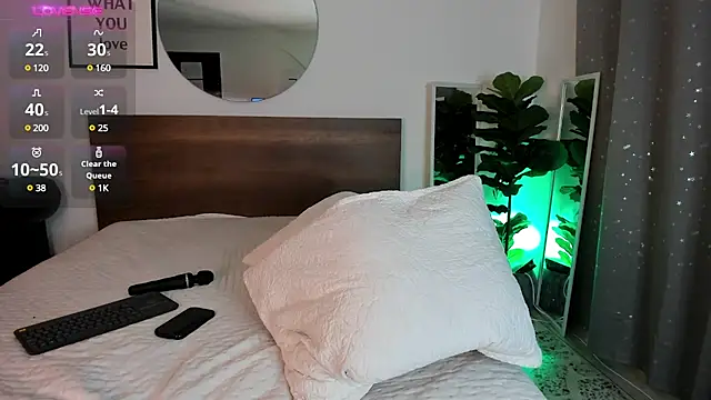 Isaa Coleman  online show from 03/04/25, 01:45