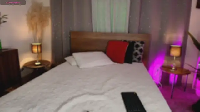 Isaa Coleman  online show from 12/22/25, 07:55