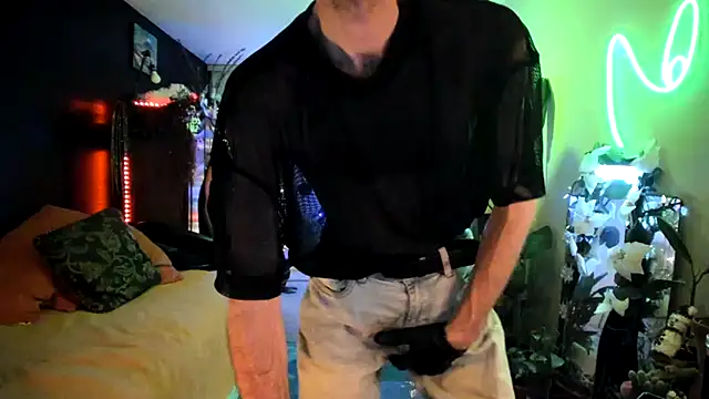 leatherz69 online show from 12/19/24, 12:01