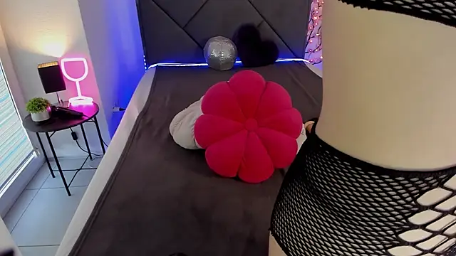 CassieEvans online show from 09/26/25, 05:44