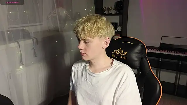 Keytaro online show from 03/14/25, 05:02