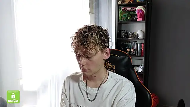 Keytaro online show from 09/25/25, 12:31