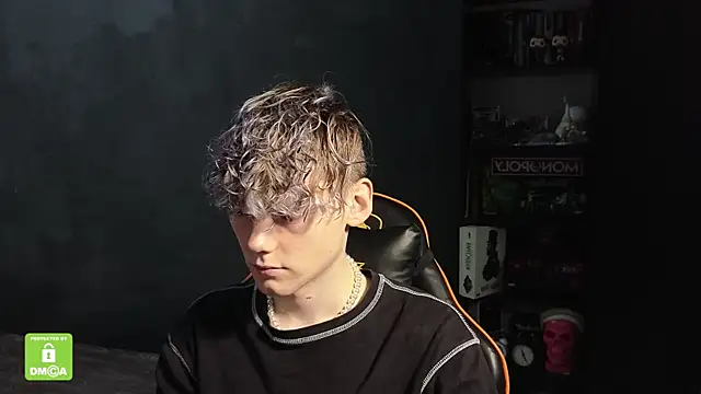 Keytaro online show from 11/23/25, 01:55