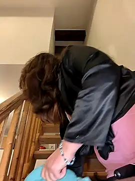 Snapshot of Candy-Desire chatting on 02/14/25, 07:54 Candy-Desire online show from 02/14/25, 07:54