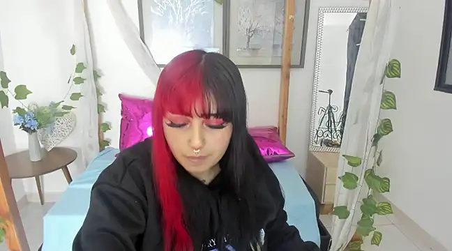 Snapshot of lussyevans24 chatting on 02/08/25, 07:26 lussyevans24 online show from 02/08/25, 07:26