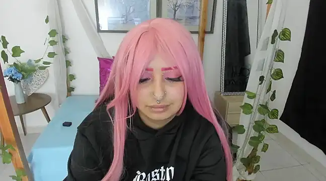 Snapshot of lussyevans24 chatting on 02/11/25, 09:20 lussyevans24 online show from 02/11/25, 09:20