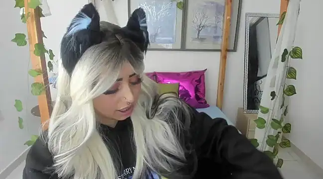 Snapshot of lussyevans24 chatting on 02/12/25, 02:56 lussyevans24 online show from 02/12/25, 02:56