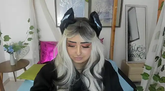 Snapshot of lussyevans24 chatting on 02/12/25, 07:02 lussyevans24 online show from 02/12/25, 07:02