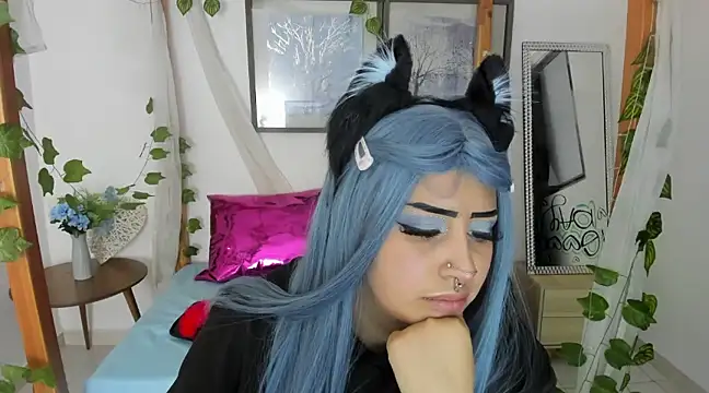 Snapshot of lussyevans24 chatting on 02/13/25, 10:34 lussyevans24 online show from 02/13/25, 10:34